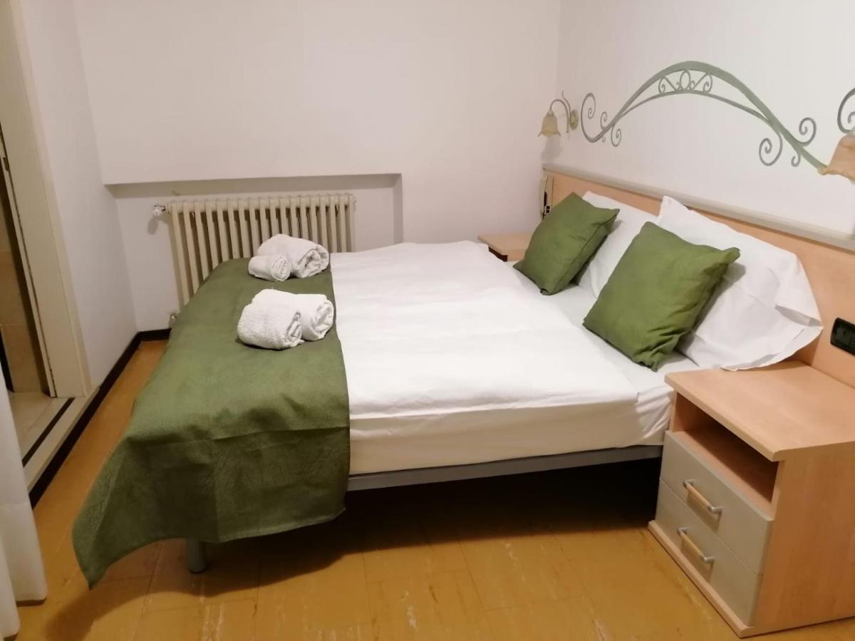 Albergo Alla Costa Bezzecca Luaran gambar