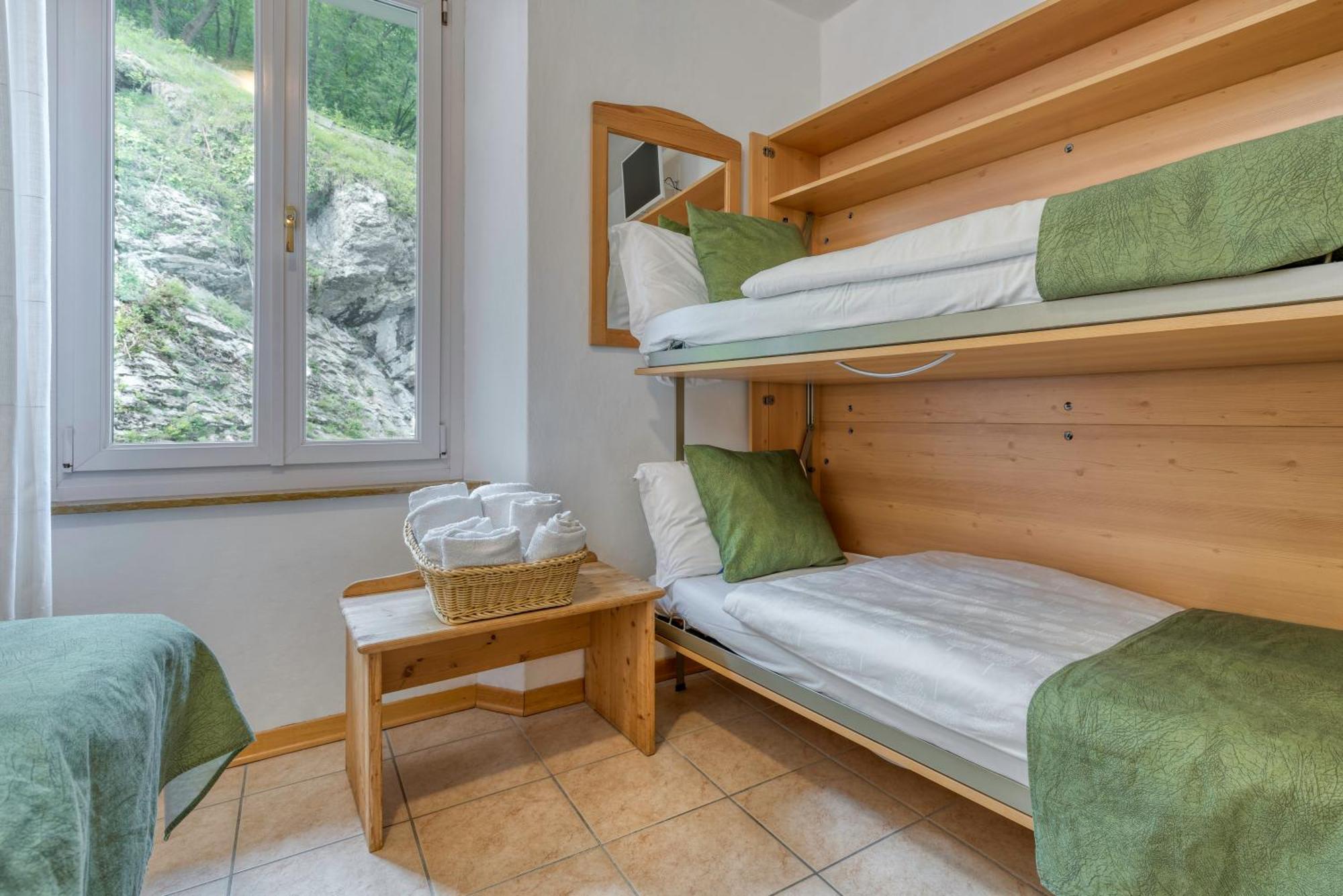 Albergo Alla Costa Bezzecca Luaran gambar